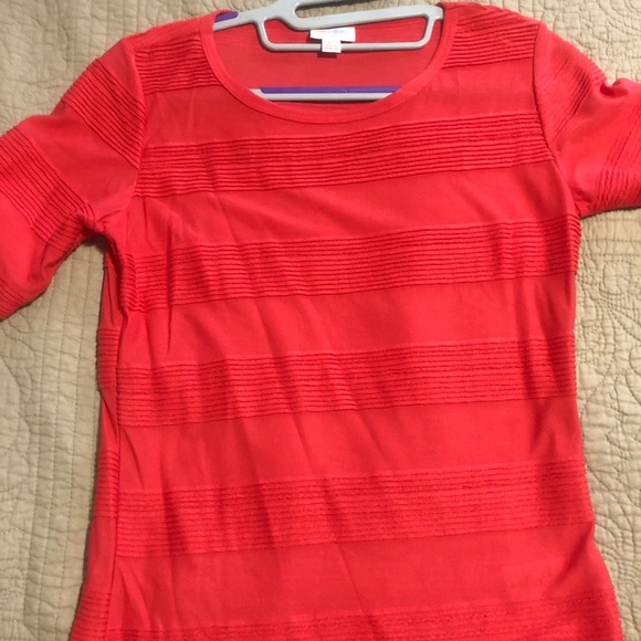 LuLaRoe XS coral pintuck Gigi NWOT - Picture 1 of 2